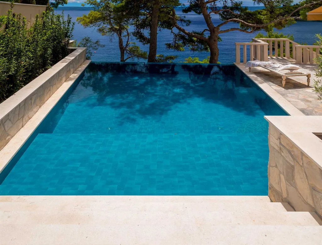 Four Bedroom Seaside Villa with Infinity Pool Selca