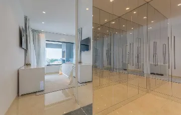 Elegant 5-Bedroom Villa with Pool in Kaštelir