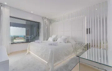 Elegant 5-Bedroom Villa with Pool in Kaštelir