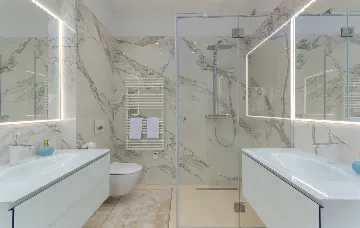 Elegant 5-Bedroom Villa with Pool in Kaštelir