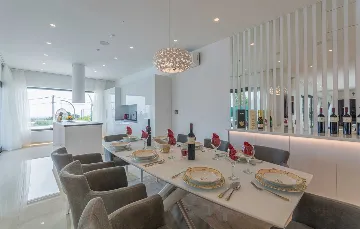 Elegant 5-Bedroom Villa with Pool in Kaštelir