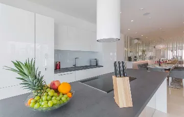 Elegant 5-Bedroom Villa with Pool in Kaštelir