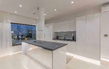 Elegant 5-Bedroom Villa with Pool in Kaštelir