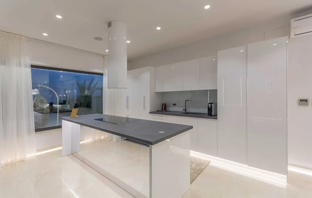 Elegant 5-Bedroom Villa with Pool in Kaštelir