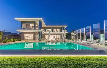 Elegant 5-Bedroom Villa with Pool in Kaštelir