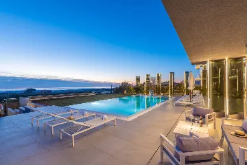 Modern 5-Bedroom Villa with Pool in Kaštelir