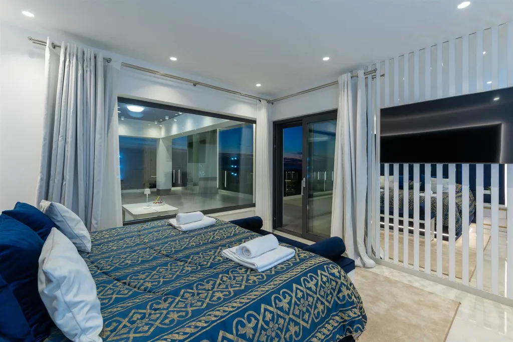 Modern 5-Bedroom Villa with Pool in Kaštelir