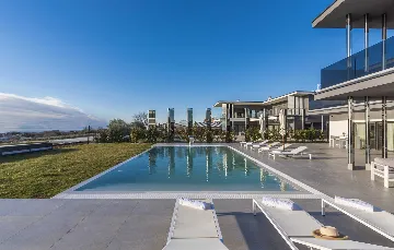Modern 5-Bedroom Villa with Pool in Kaštelir