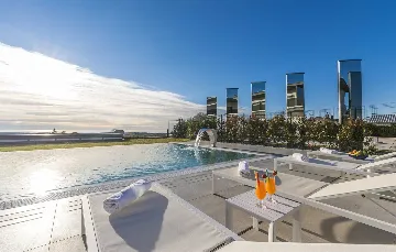 Modern 5-Bedroom Villa with Pool in Kaštelir