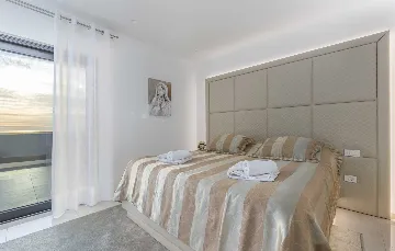 Modern 5-Bedroom Villa with Pool in Kaštelir