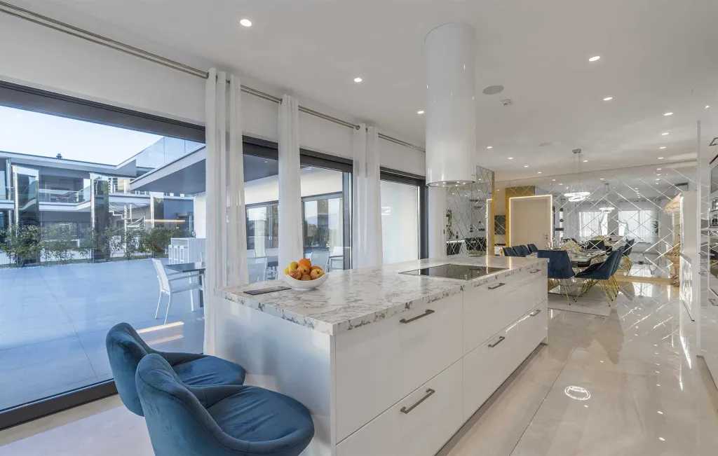 Modern 5-Bedroom Villa with Pool in Kaštelir