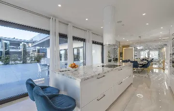 Modern 5-Bedroom Villa with Pool in Kaštelir