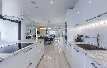 Modern 5-Bedroom Villa with Pool in Kaštelir