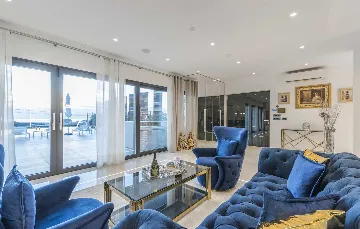 Modern 5-Bedroom Villa with Pool in Kaštelir