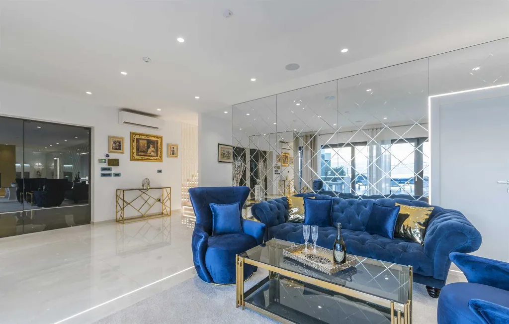 Modern 5-Bedroom Villa with Pool in Kaštelir