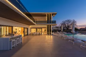 Modern 5-Bedroom Villa with Pool in Kaštelir