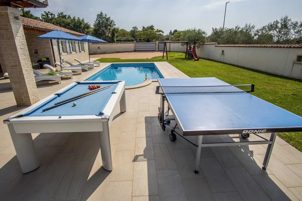 Family Villa with Pool in Krnica Countryside