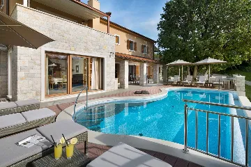 Spacious Villa with Pool and Tennis Court in Labin
