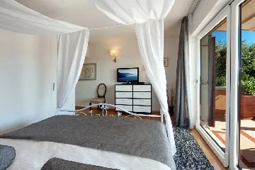 Spacious Villa with Pool and Tennis Court in Labin