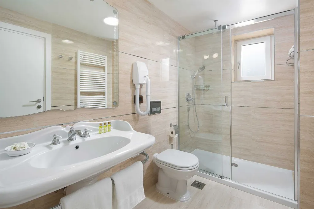 Spacious Villa with Pool and Tennis Court in Labin