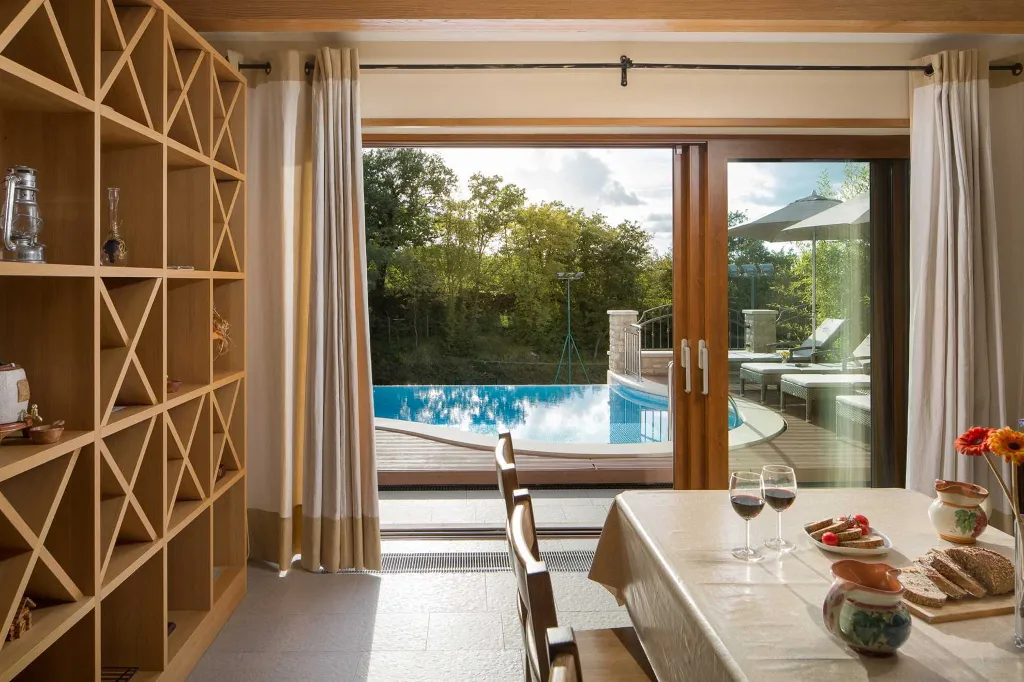 Spacious Villa with Pool and Tennis Court in Labin