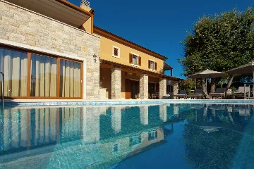 Spacious Villa with Pool and Tennis Court in Labin