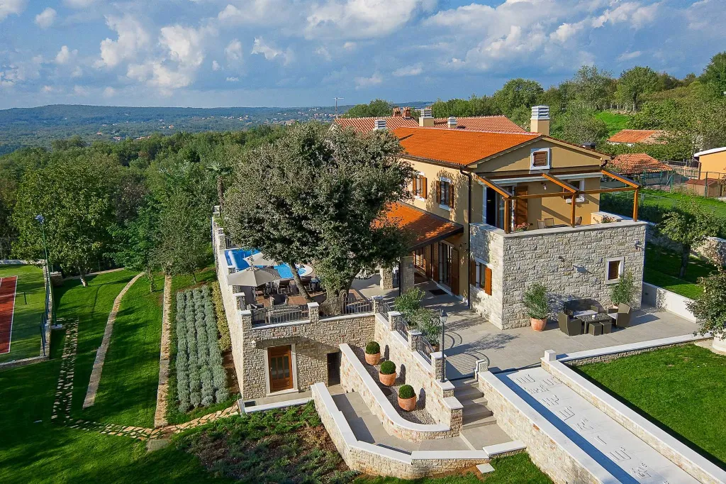 Spacious Villa with Pool and Tennis Court in Labin