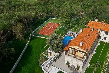 Spacious Villa with Pool and Tennis Court in Labin
