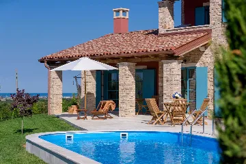 Modern Villa with Pool and Garden in Umag