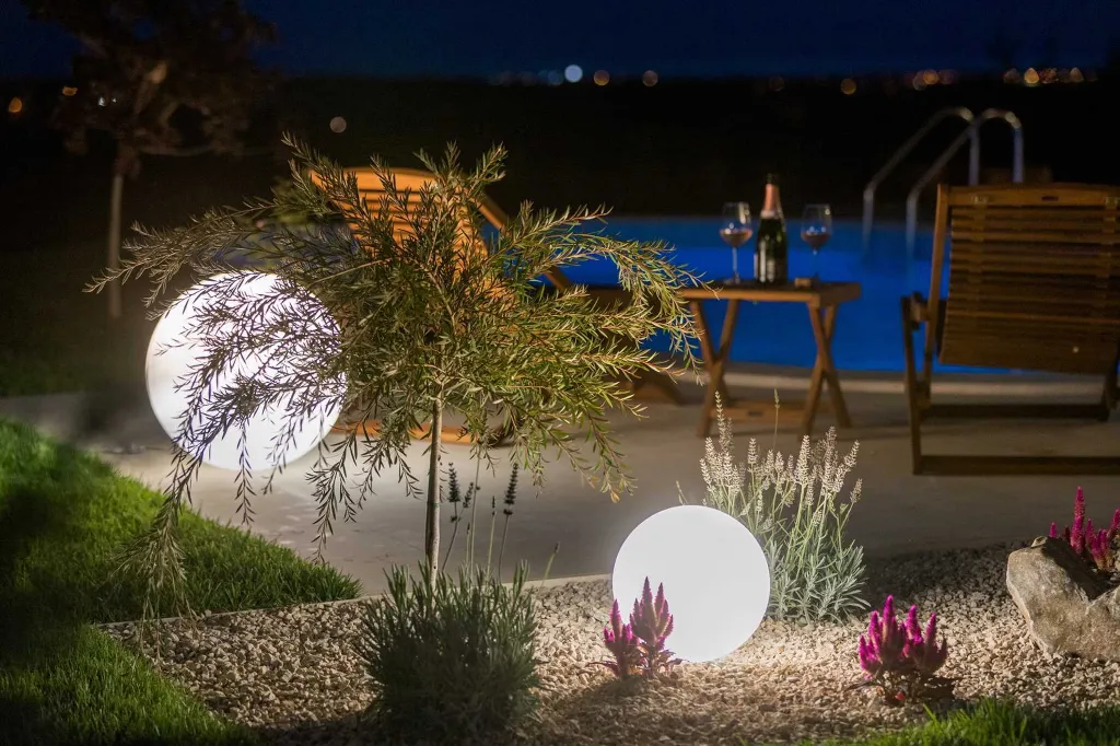 Modern Villa with Pool and Garden in Umag