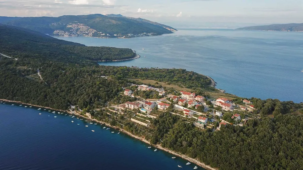 Private Seafront Villa with Pool in Labin