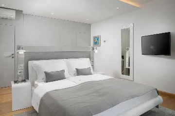 Private Seafront Villa with Pool in Labin