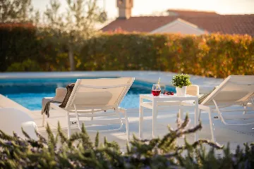 Modern 6-Bedroom Villa with Pool near Vodnjan