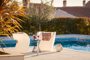 Modern 6-Bedroom Villa with Pool near Vodnjan