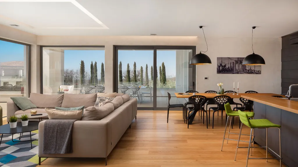 Modern 6-Bedroom Villa with Pool near Vodnjan
