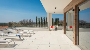 Modern 6-Bedroom Villa with Pool near Vodnjan