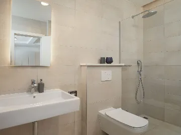 Modern 6-Bedroom Villa with Pool near Vodnjan