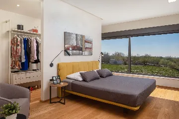 Modern 6-Bedroom Villa with Pool near Vodnjan