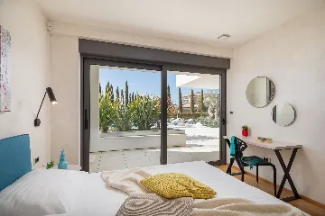 Modern 6-Bedroom Villa with Pool near Vodnjan