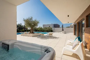 Contemporary Villa Retreat with Pool in Vodnjan