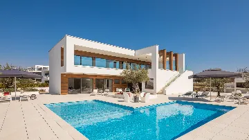 Contemporary Villa Retreat with Pool in Vodnjan