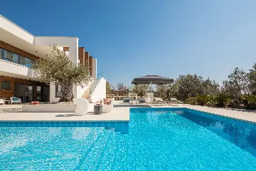 Contemporary Villa Retreat with Pool in Vodnjan