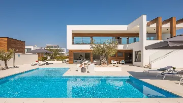 Contemporary Villa Retreat with Pool in Vodnjan
