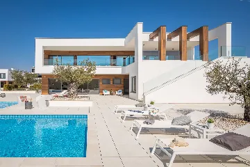 Contemporary Villa Retreat with Pool in Vodnjan