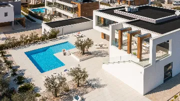 Contemporary Villa Retreat with Pool in Vodnjan