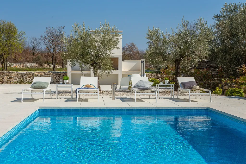 Contemporary Villa Retreat with Pool in Vodnjan