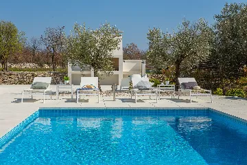 Contemporary Villa Retreat with Pool in Vodnjan