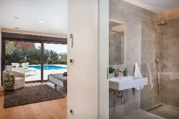 Contemporary Villa Retreat with Pool in Vodnjan