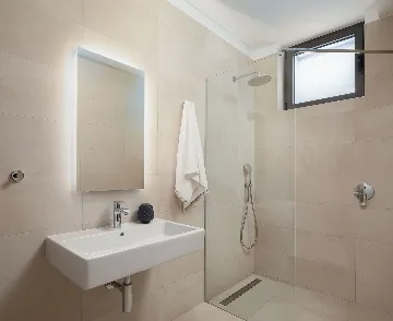 Contemporary Villa Retreat with Pool in Vodnjan