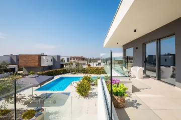 Modern Villa with Pool and Entertainment Room Vodnjan